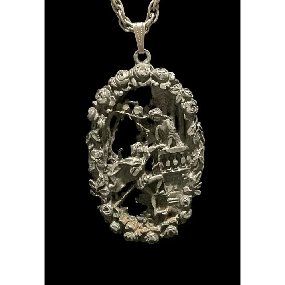 VTG 60-70’s Pewter Art Nouveau Necklace 3D ROMEO & JULIET Roses Romance THEATER - Picture 4 of 6